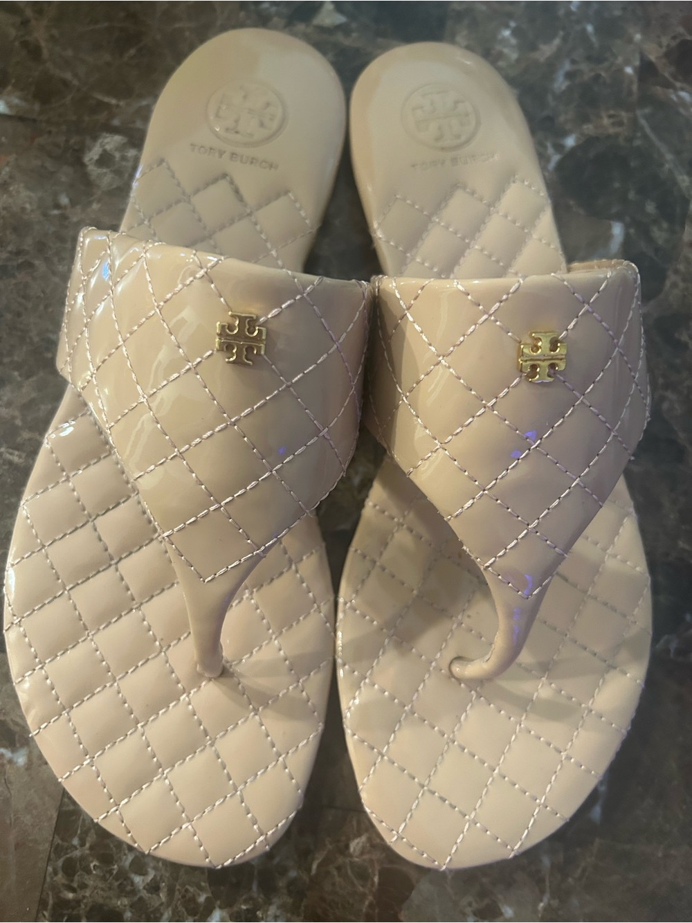 Tory Burch Quilted Patent Beige Thong Sandals with Gold Logo